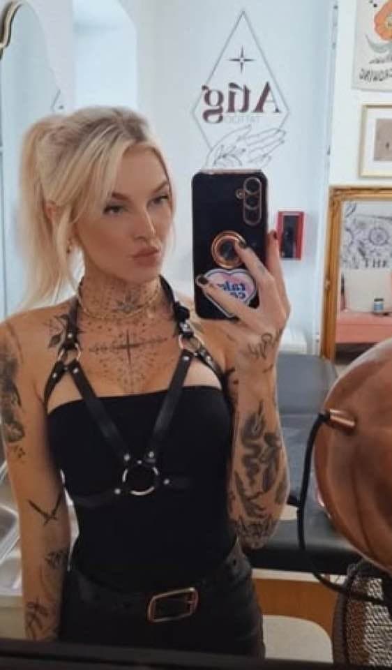 The bimbofication of Courtney Young. Kik: shortp9 to goon with me