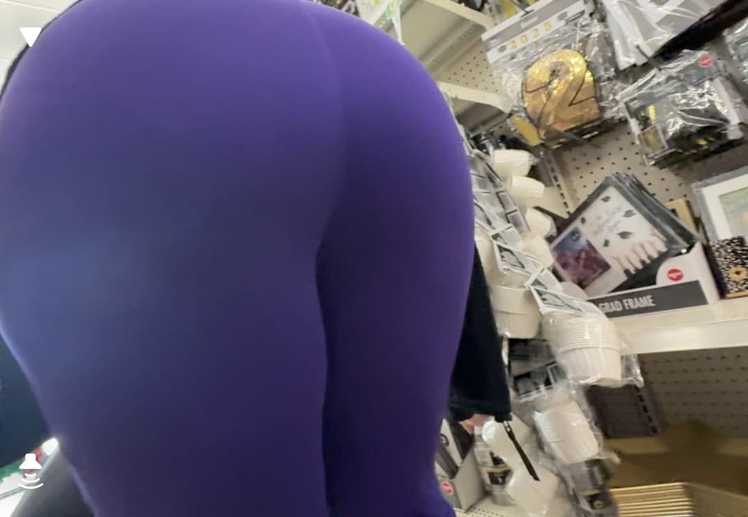 Saw a mix of asses today. A hot Latina, a milf, a gilf, a pawg and two huge BBW asses ?