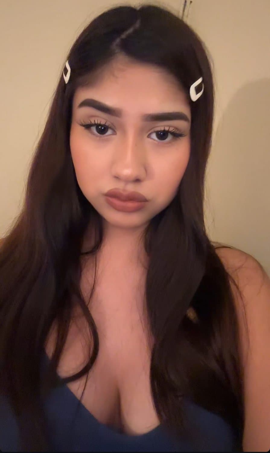 Esta latina ha de coger bien rico