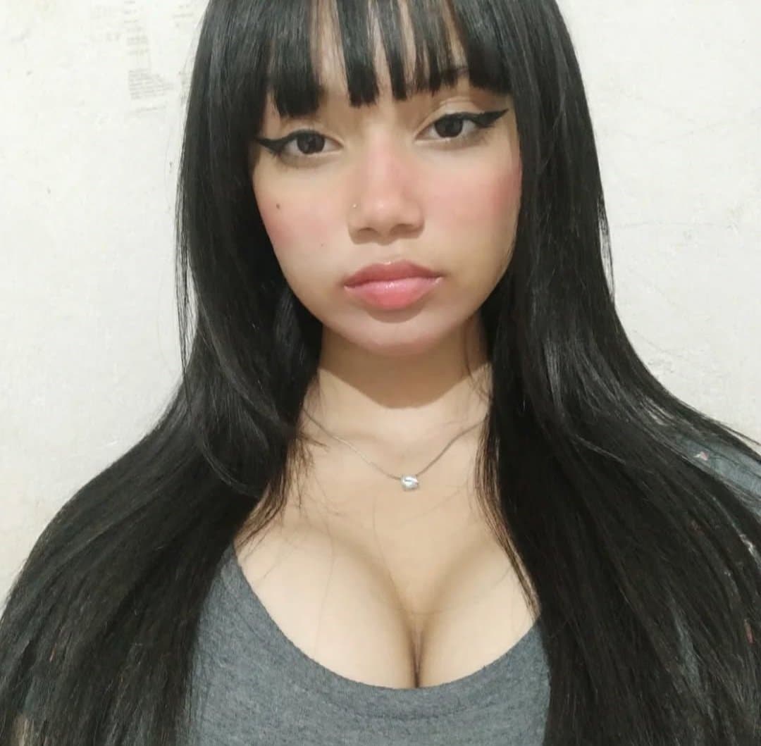 Novinha gostosa pra krl, que putinha gostosa mds???