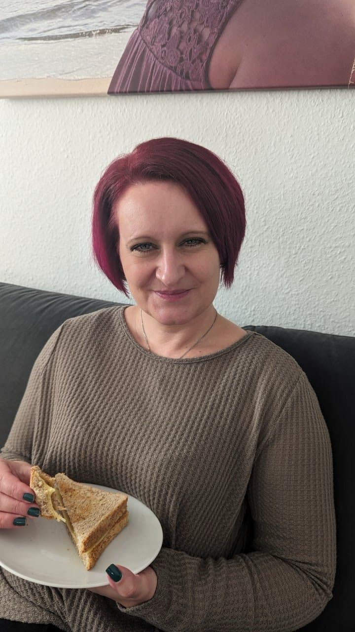 Slut of the week - hot small tits German whore.