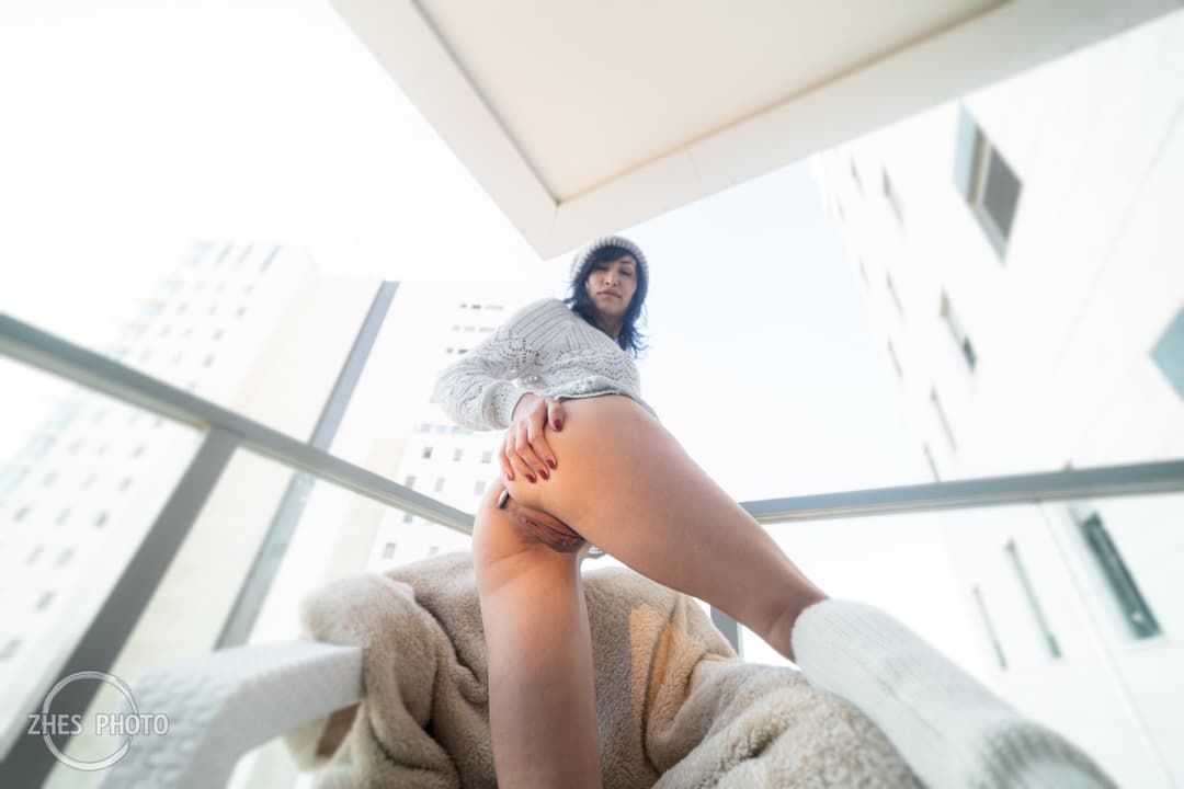 Nude Art Slut Wife Model Yana Sunrise Loves to Show Oneself Naked