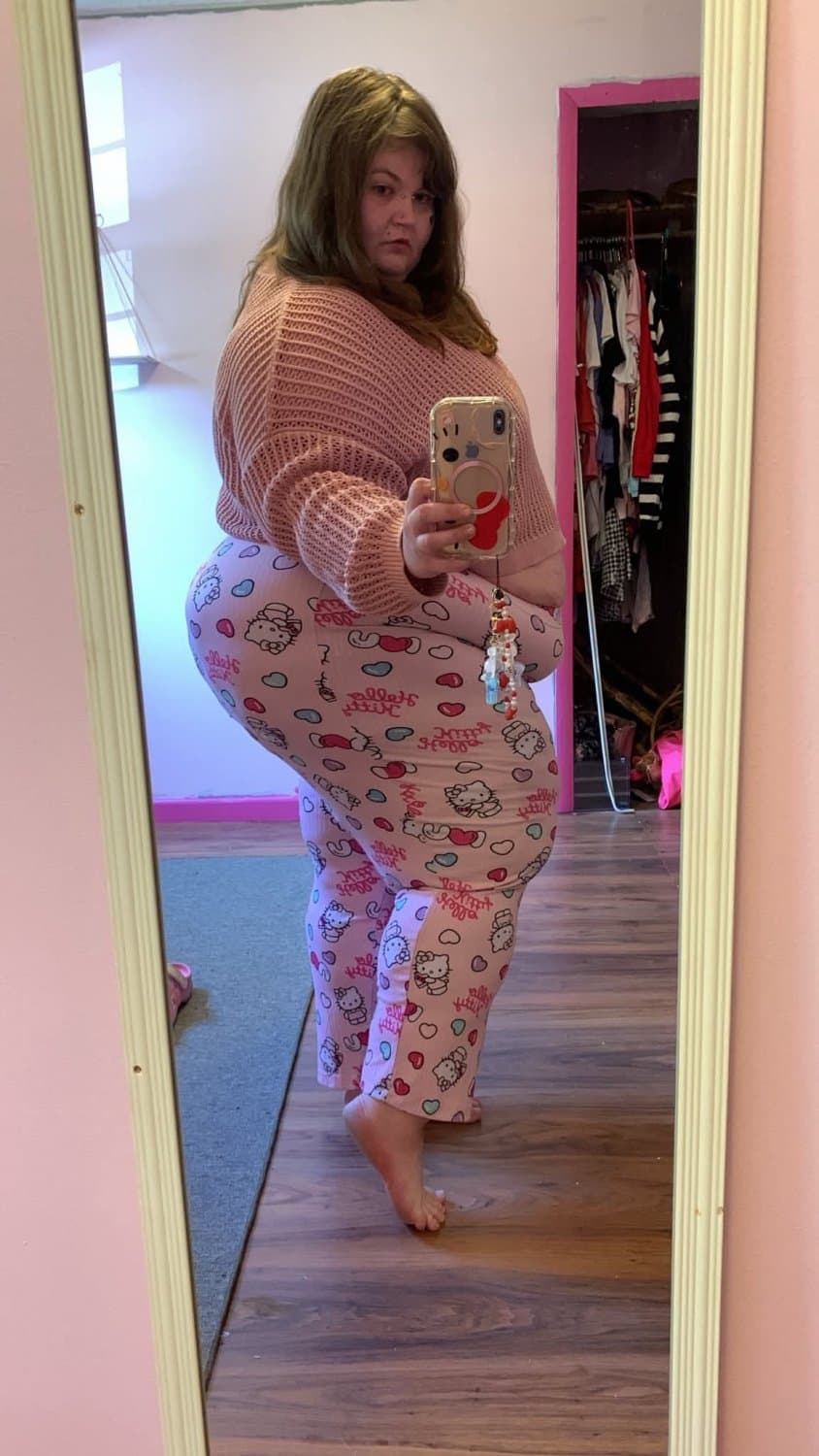 MASSIVE HUGE PAWG SSBBW BBW HUGE THICK BIG ASS GOONER MATERIAL