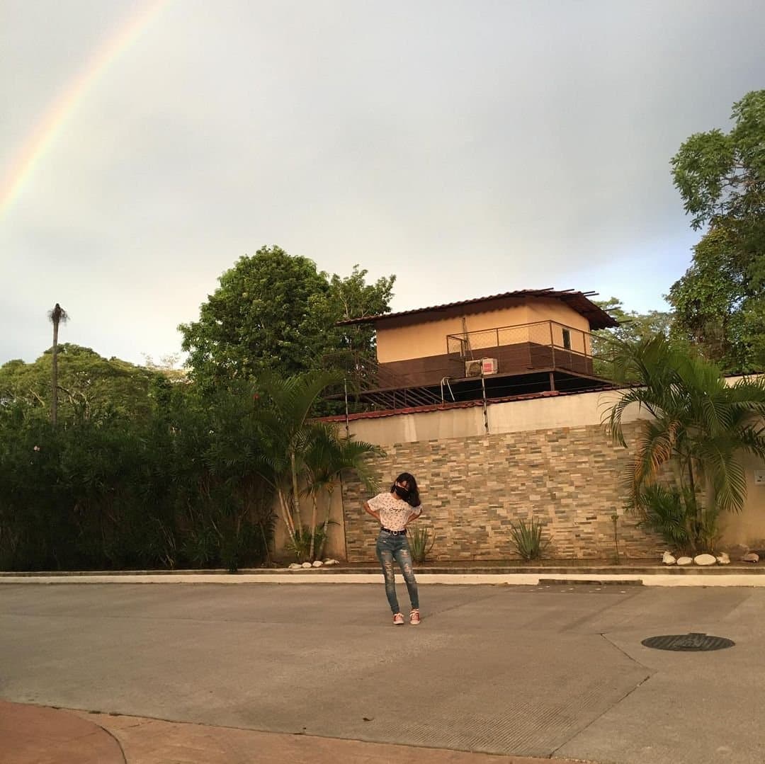 Anyi Gutierrez Niña deliciosa dediquenle pajas con lechita rico