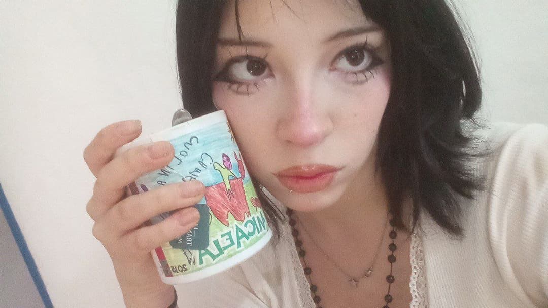 Micaela rica perrita Uruguaya exhibiciónista