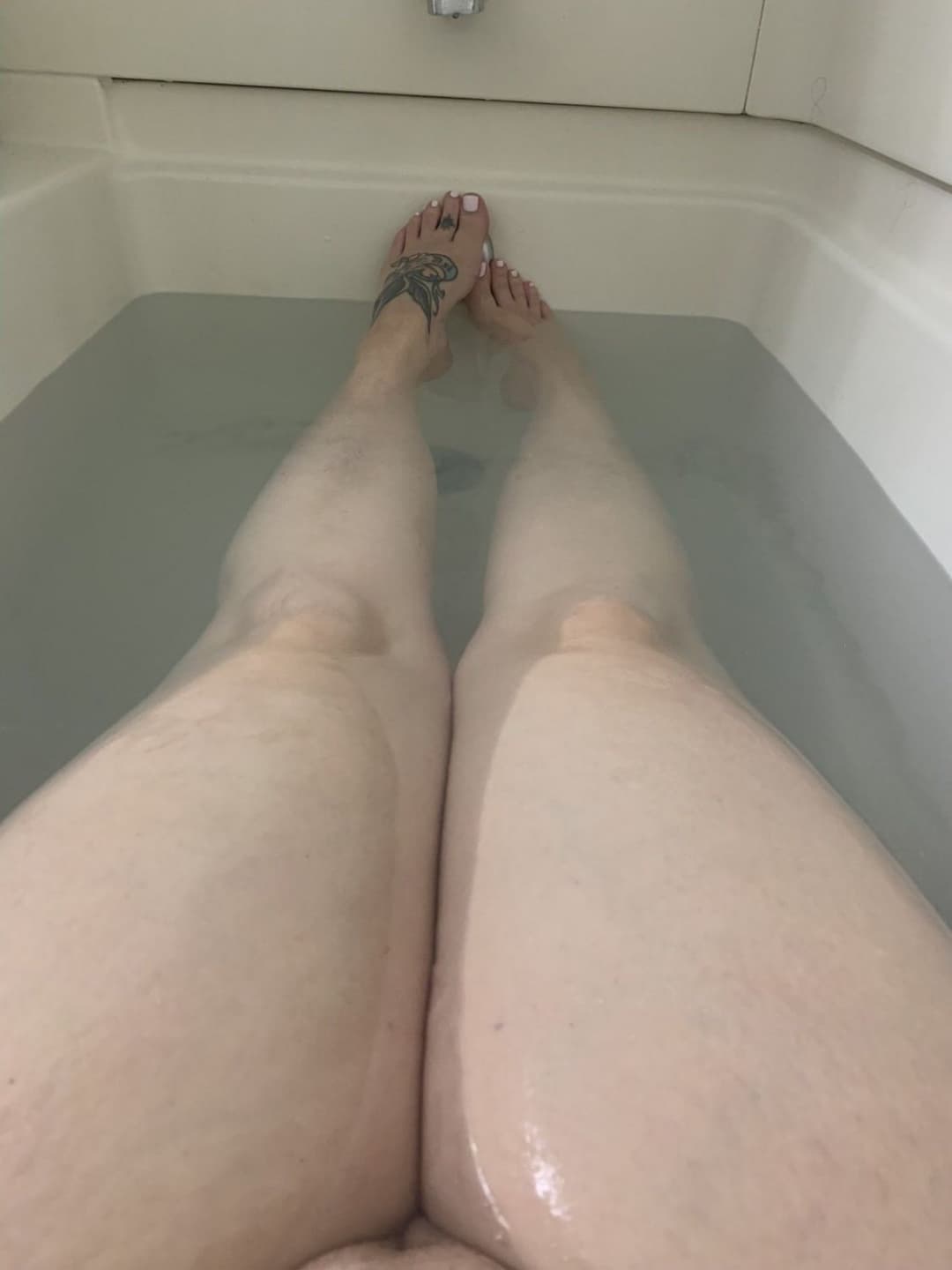 Candace 48 big ass blonde MILF