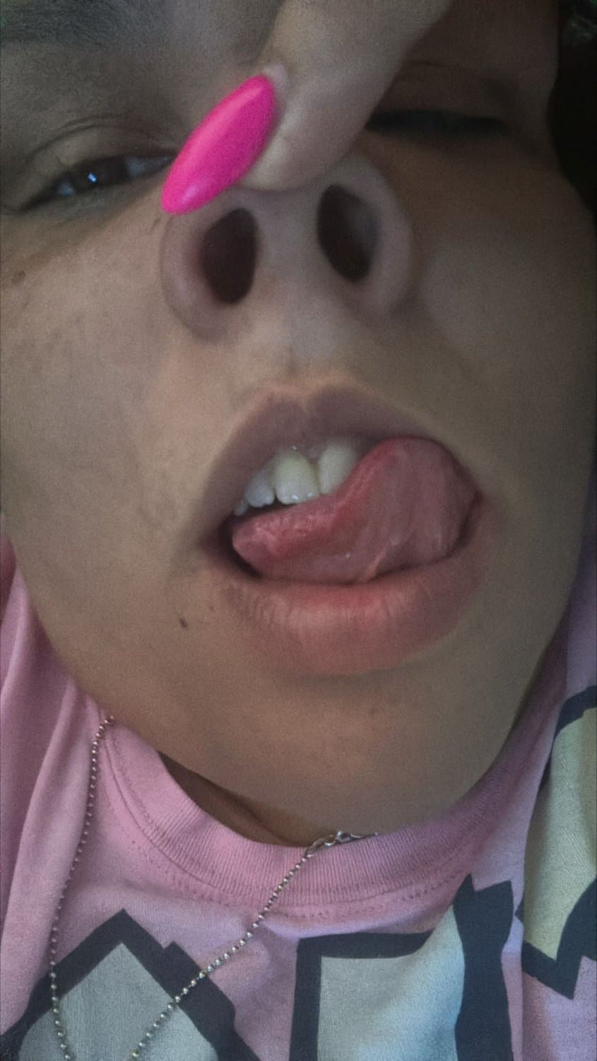 IMG-complete slut wife