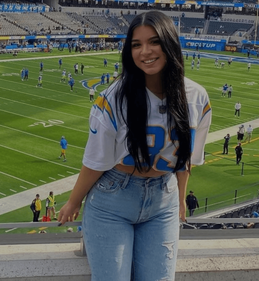 Horny Latina Likes Football & Fucking!!!! Amateur Latina Abg