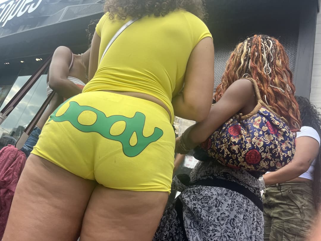 Quick cap of latina w a fat ass