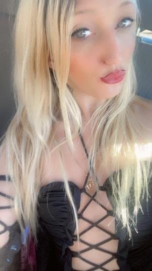 27 year old escort Snow Bellz in Las Vegas, North Las Vegas, summerlin area , downtown , Fremont ,