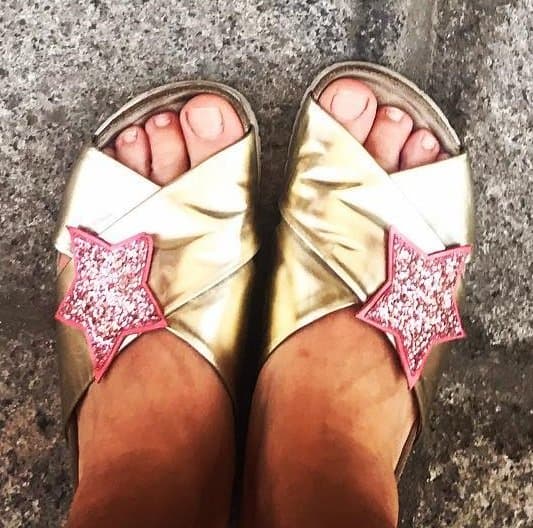 Sis feet free repost