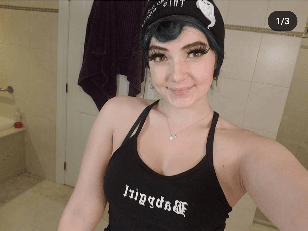 Adorable little Canadian Cunt has a pretty fuckable little body.??