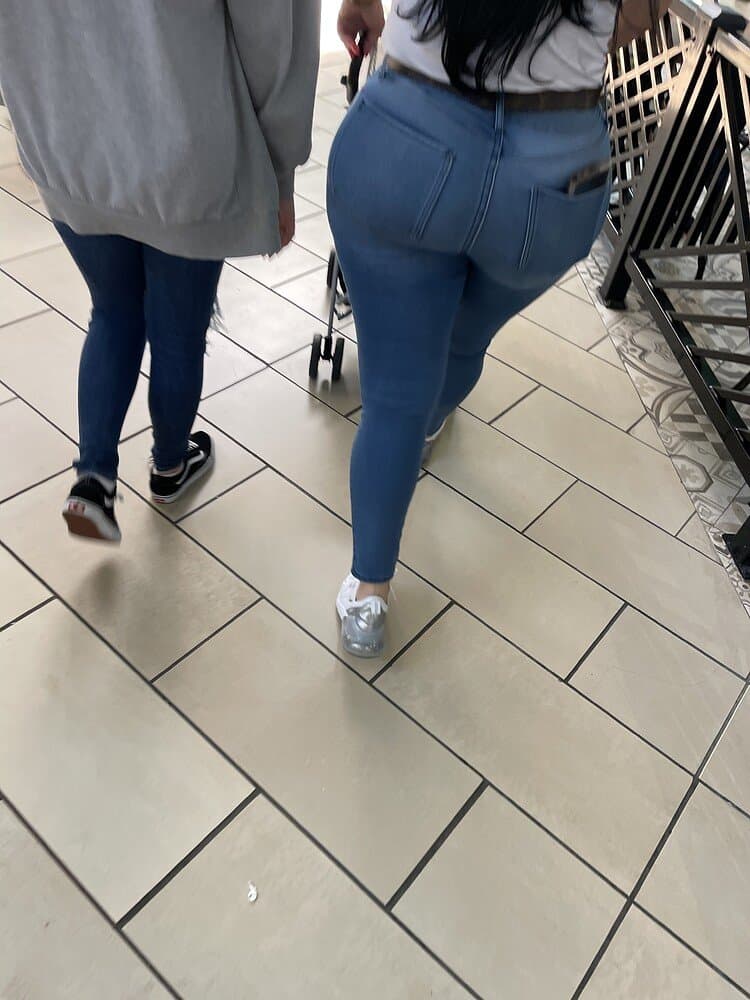 Click to view full size Grande No Ariana