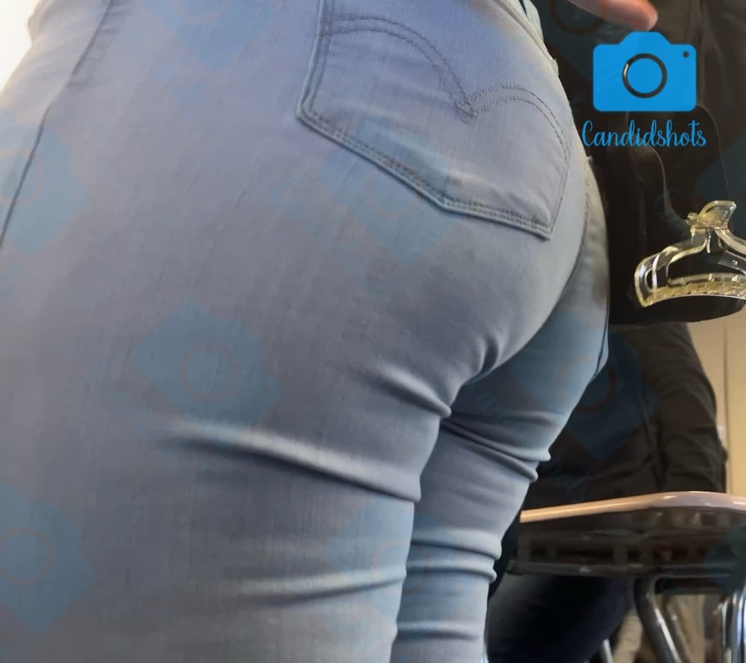 Latina wearing tight Levi’s pt.2