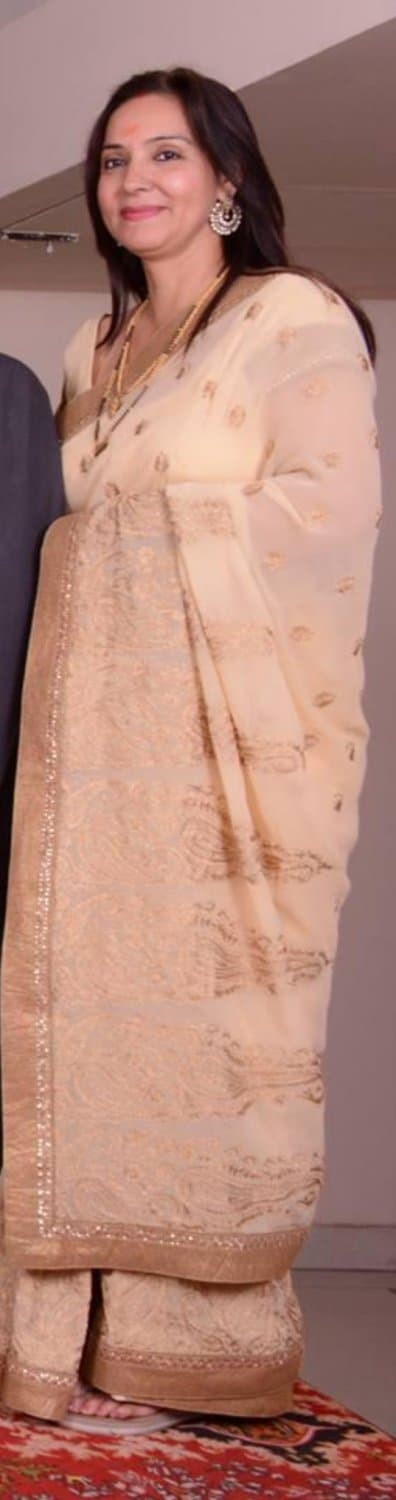 SEXY Hindu Indian Aunty Non Nude