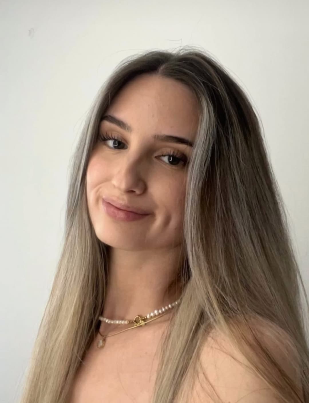 Quick posting my hot ex classmate Sophie I still jerk for. Hope I wont regret this… kik DontKnovvMe