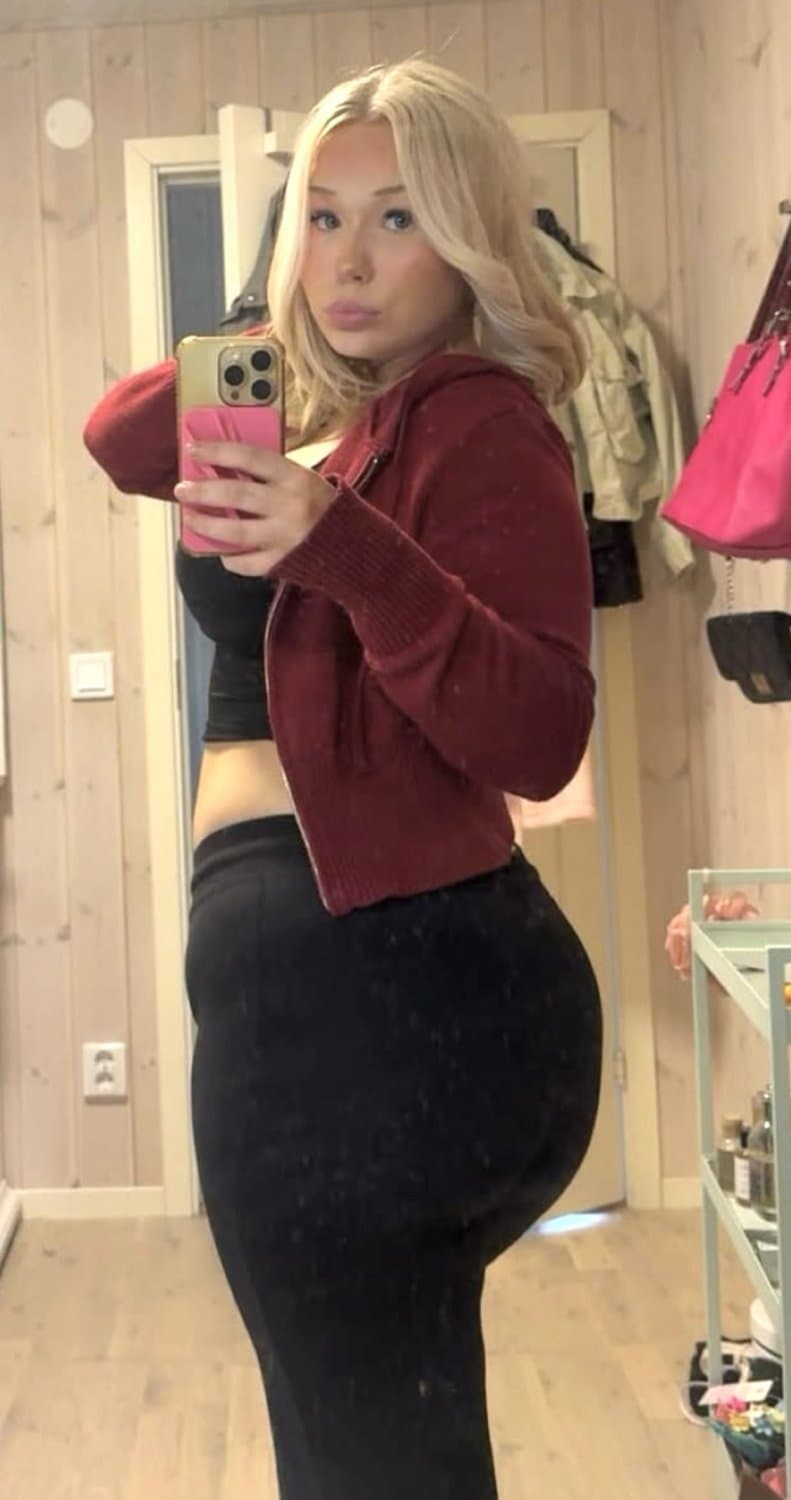 Swedish 21yo whore Molly wants to make you cum with her big tits