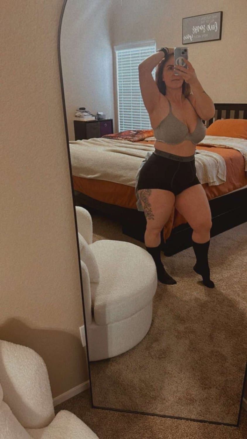 Candace 48 big ass blonde MILF