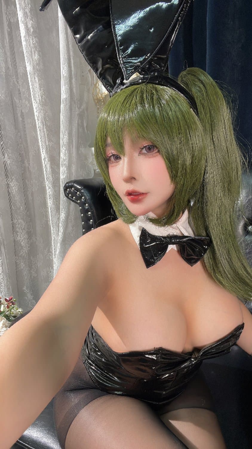 Sayo Momo - Ubel Black Easter Bunny