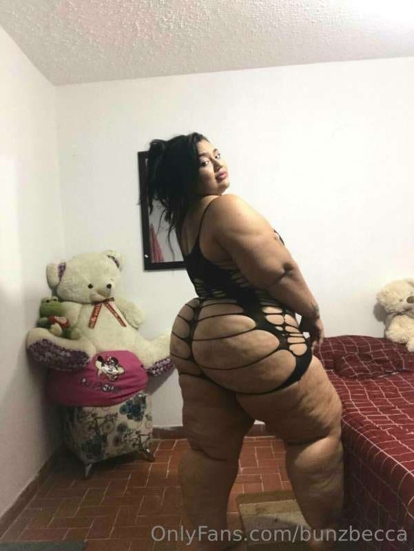 ChuNky C0LomBi@N Bo0tY !!