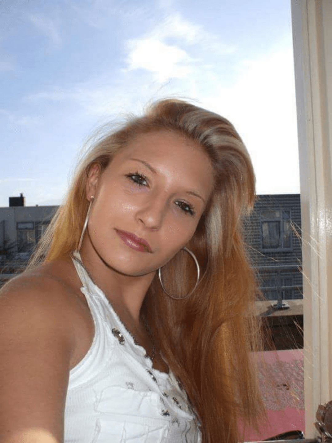 Amateur Dutch slut Claudia is a cum lover (Spermasletje)