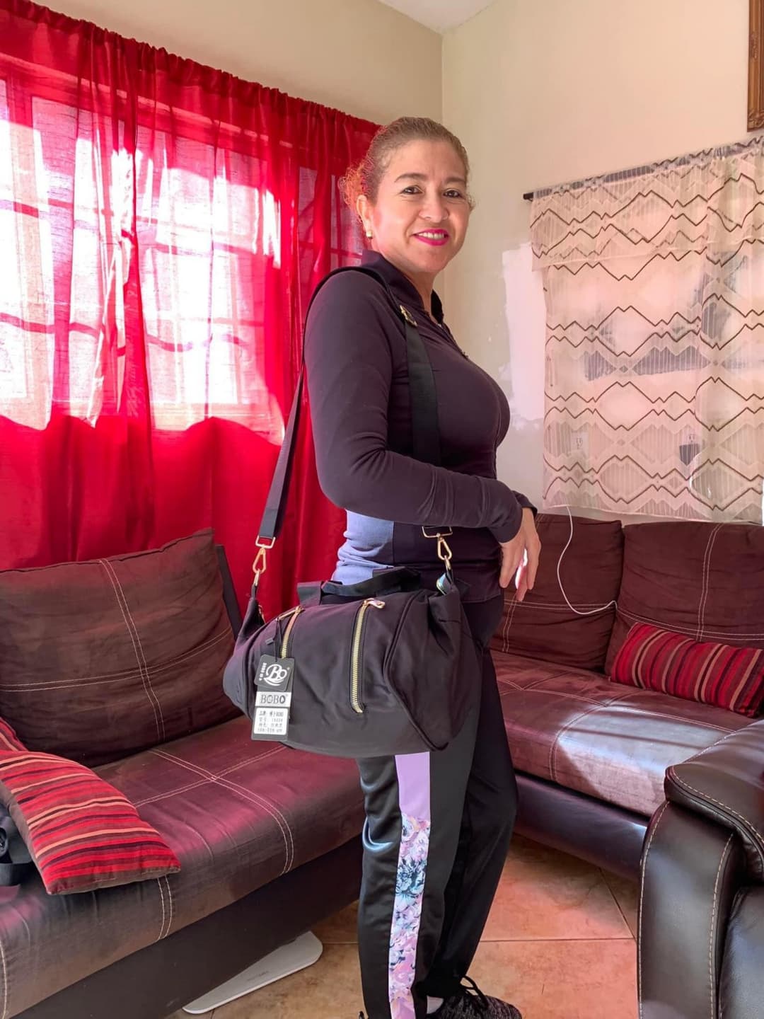 Click to view full size I would still tear this up even tho she a bit old she got big tits and cute toes lowkey