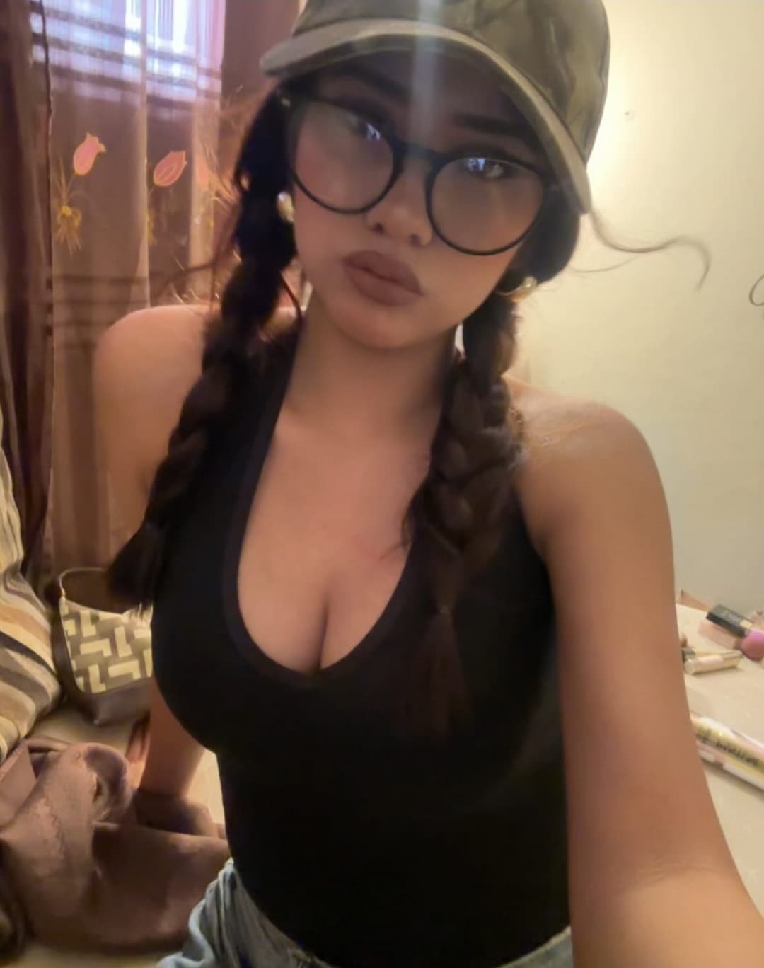 Esta latina ha de coger bien rico