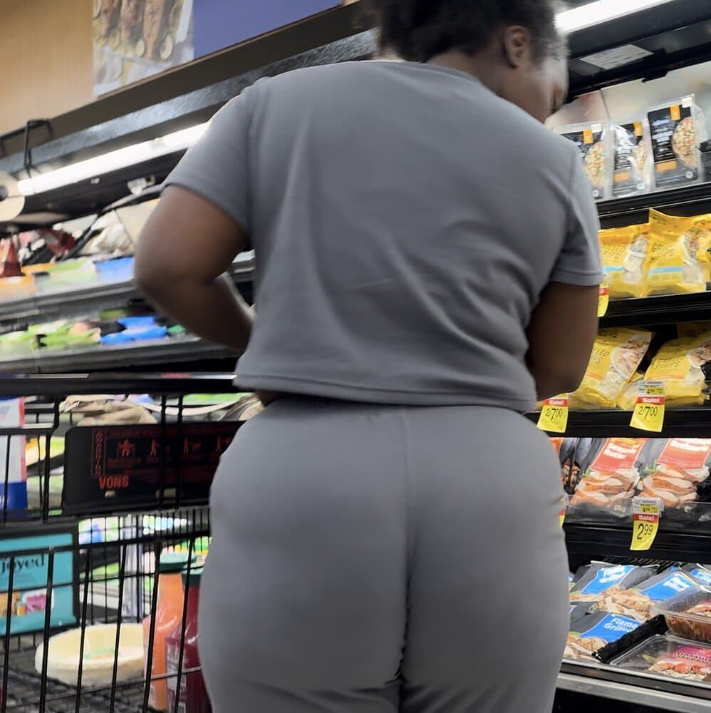 Click to view full size Thick Black Booty Milf In Walmart