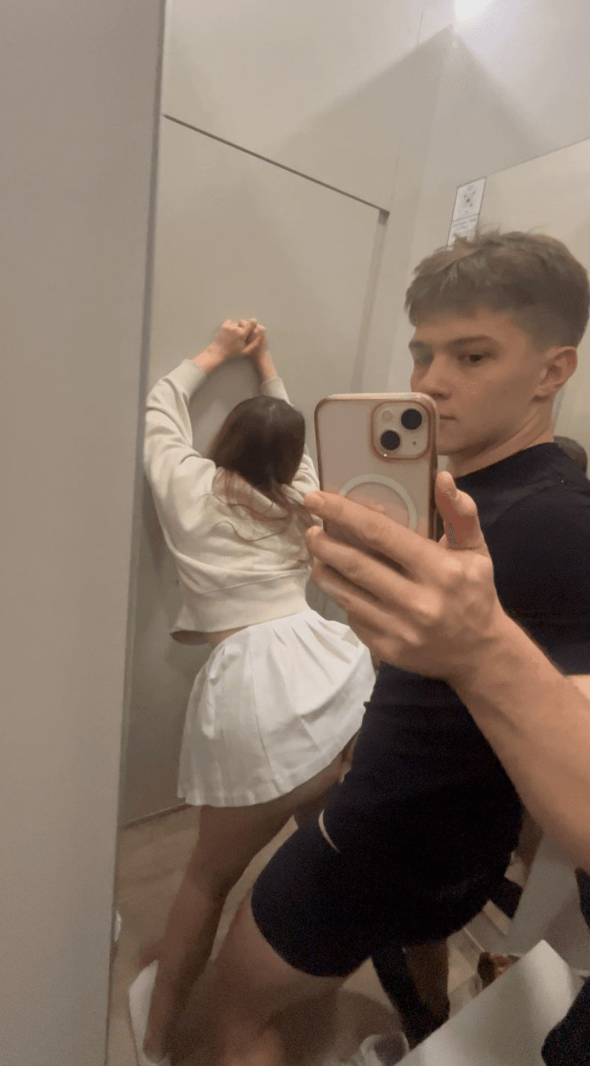 Teen blowjob in public changing room ending in facial, doggystyle. Repost = Full video in DMs