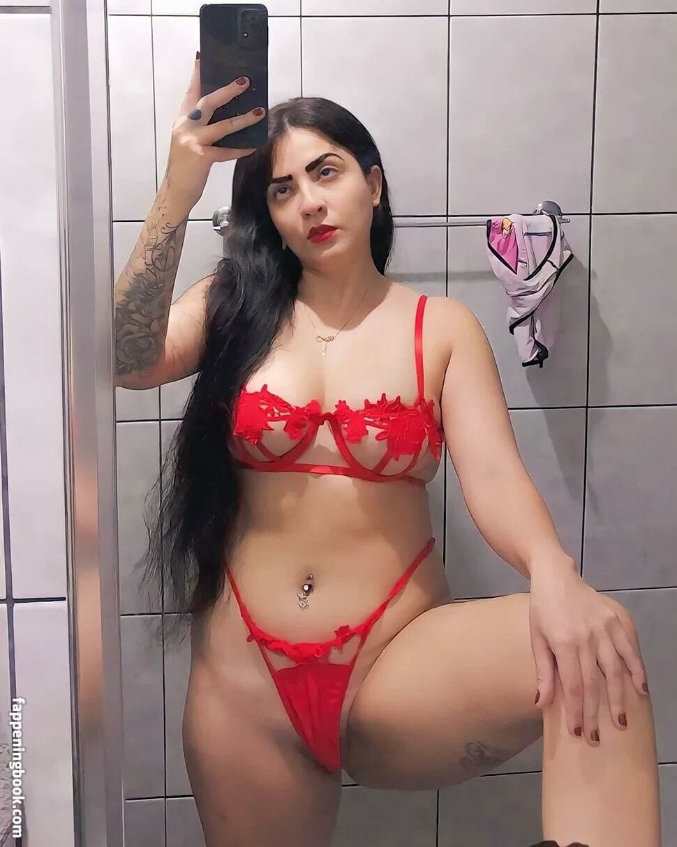 Pamela Colly safada gostosa nua