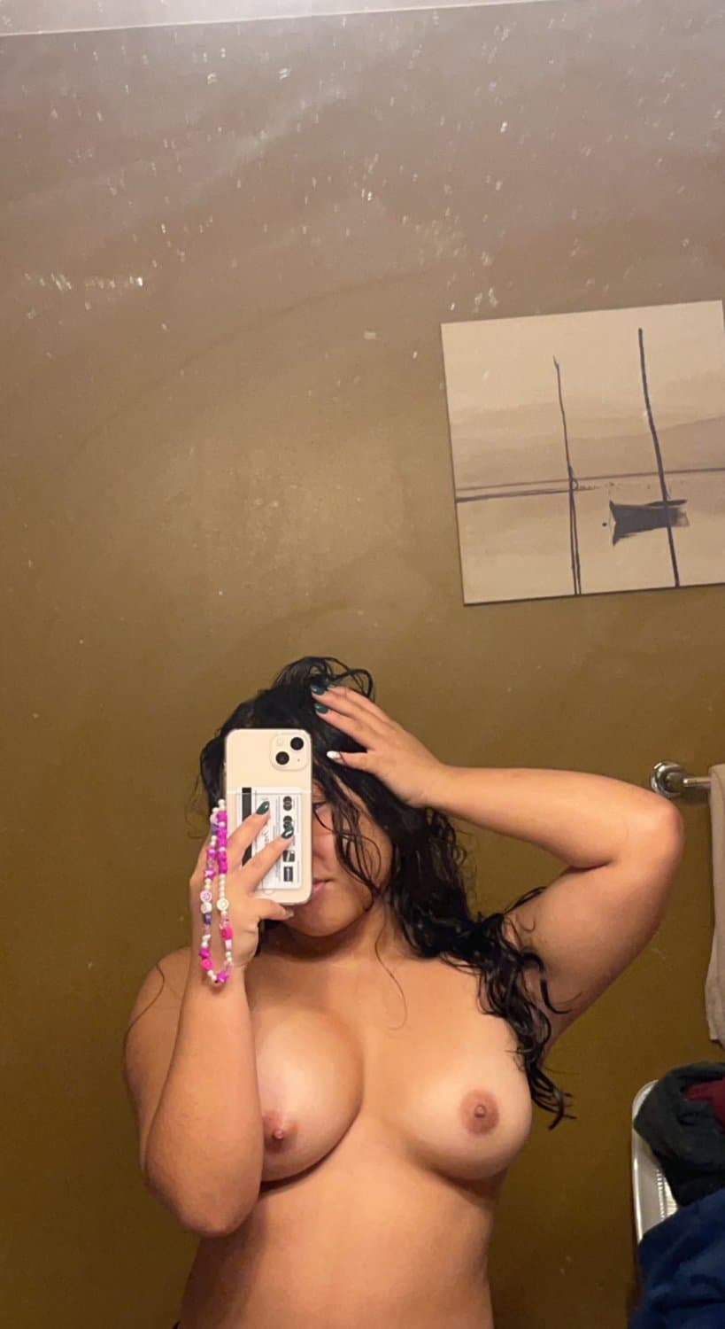 Submitted and risked Girlfriend. Want to risk your girl too? DM me