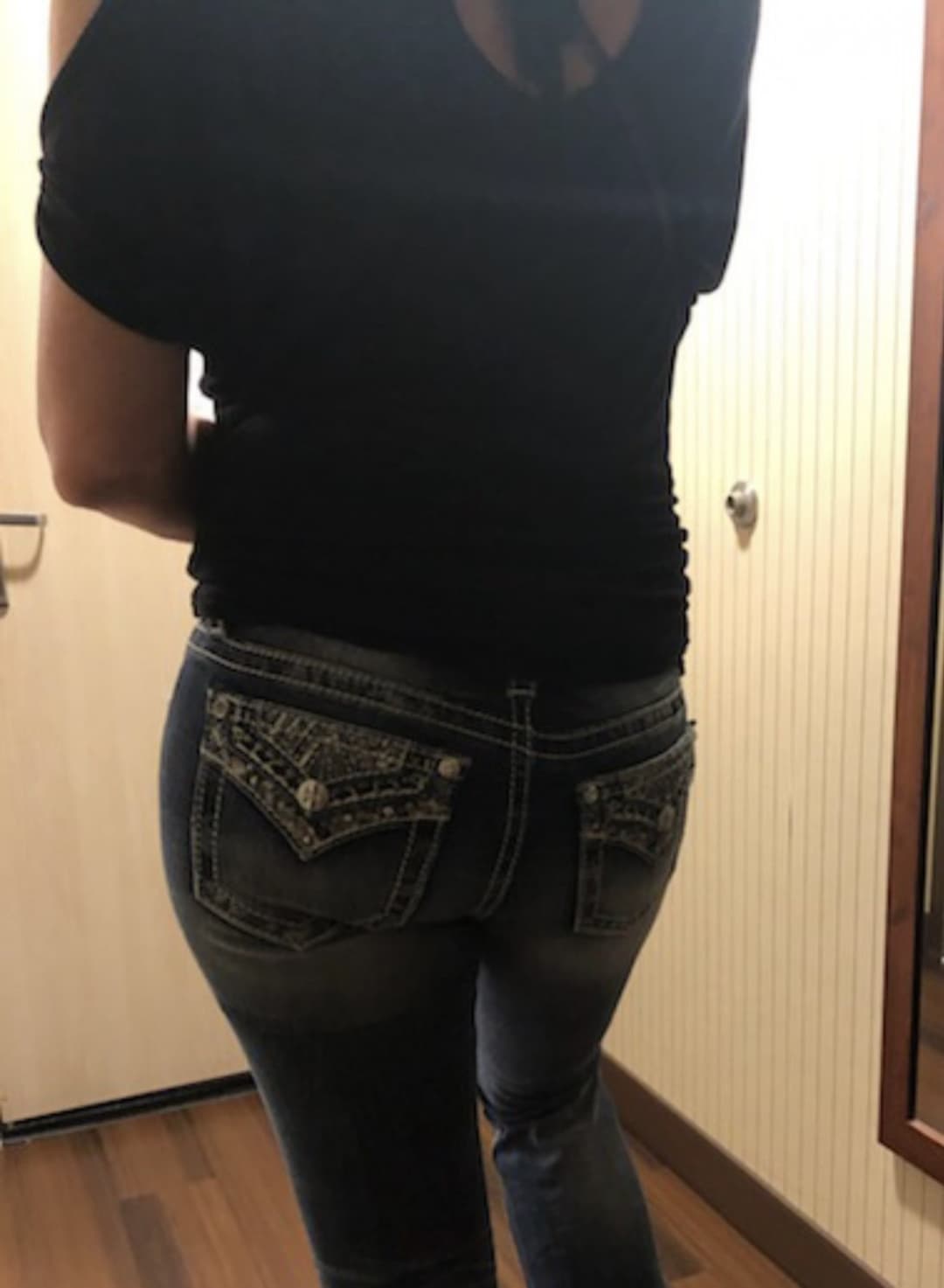 Milf Wifey yoga pants day hiking