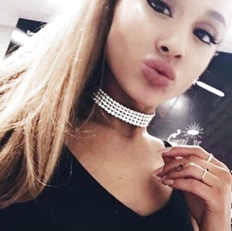 More Ariana Grande face/lips porn to goon to ?