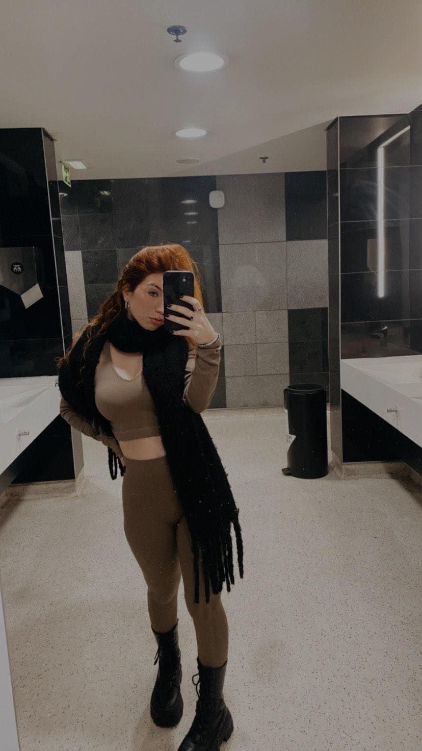 Please someone blast my sister in cum ?