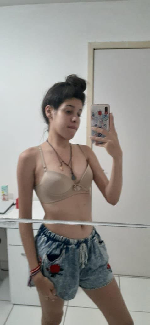 Brun@ Ribeir0 mandou nudes e vídeo no banho pelada e caiu na net