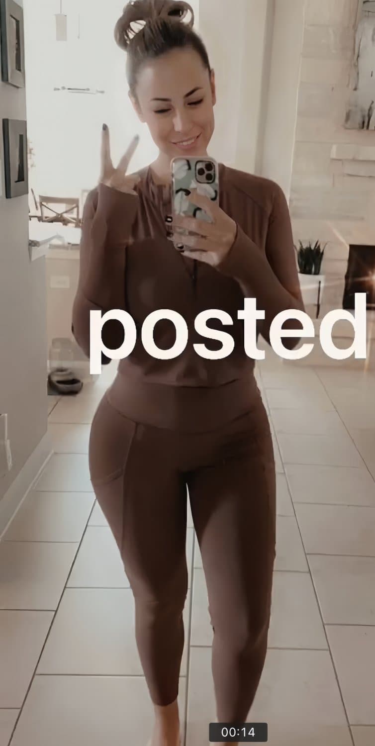 Click to view full size TikTok thick milf Robyn Fields