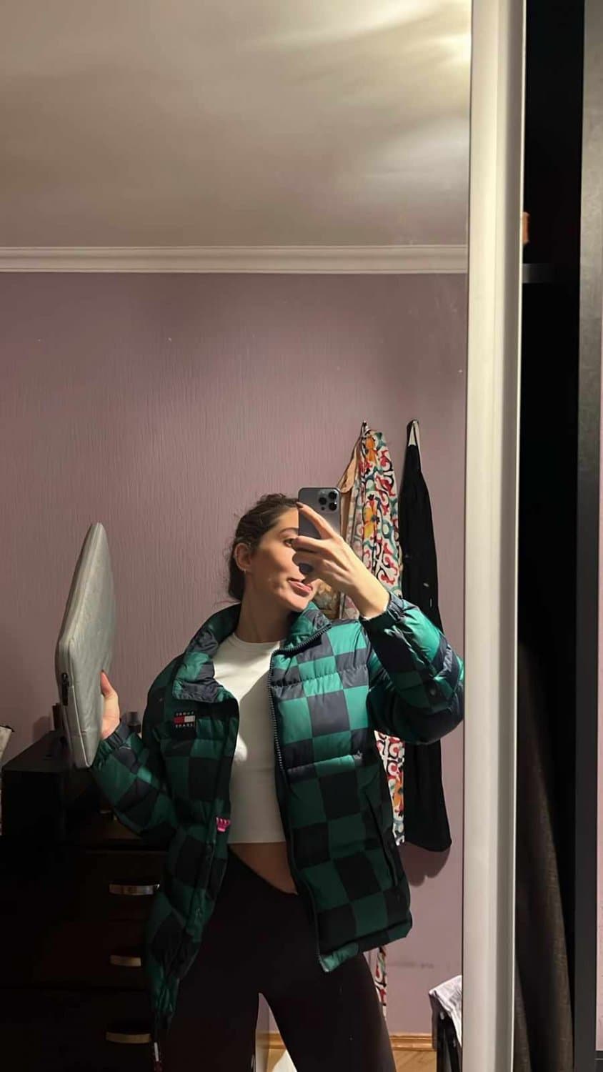 Athletic girl, what are your thoughts? (DM for more)