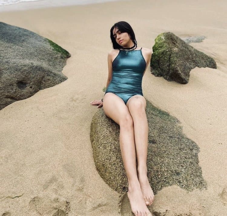 Gigi Porn - I undressed my friend Gigi from College with AI to see her delicious pussy