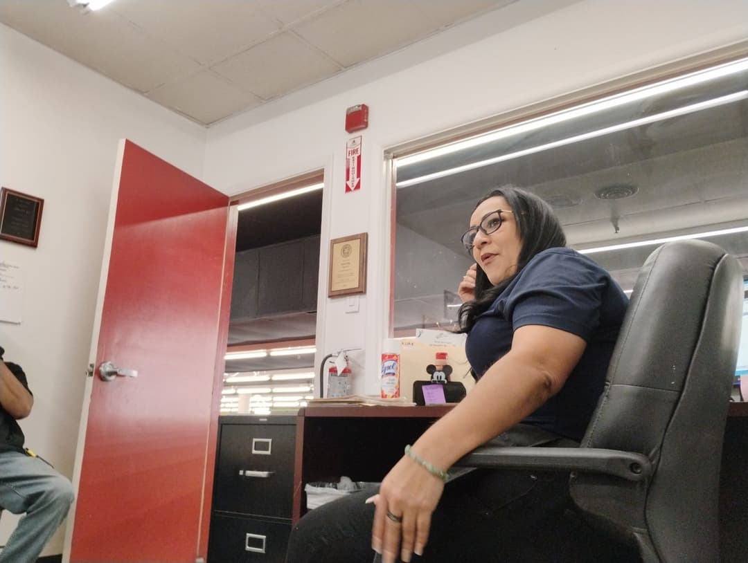 Creepshot on my Sexy fucking slutty manger mmm