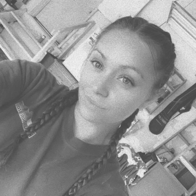 Pounding her pussy with her fuzzy socks on Pullin her hair with her sexy moans