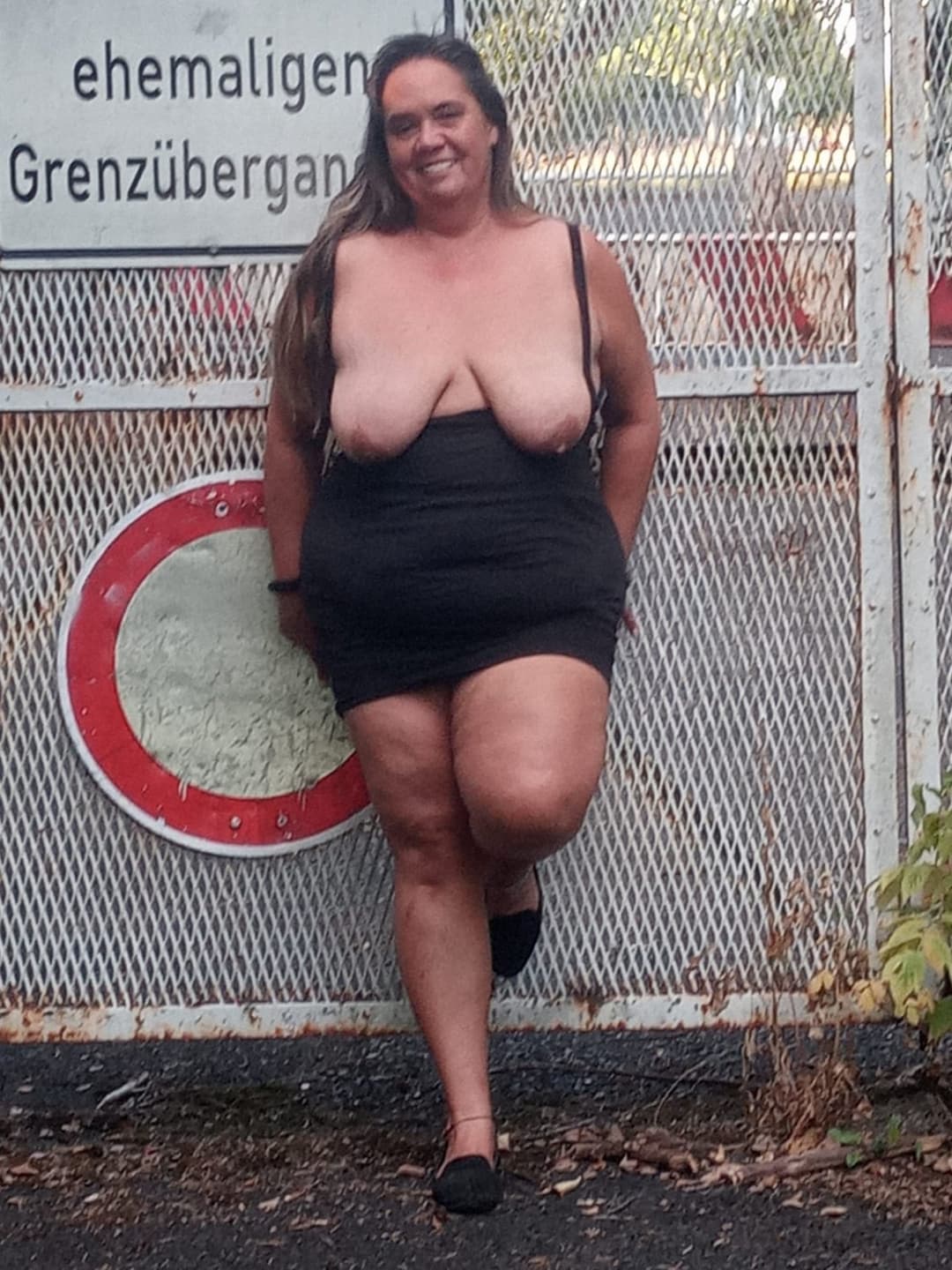 Click to view full size Die Fotze und Sau die sich gerne zeigt und gerne sieht Beate Ilgen