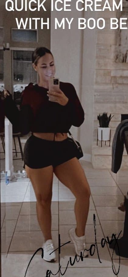 Click to view full size Texas TikTok milf Robyn fields