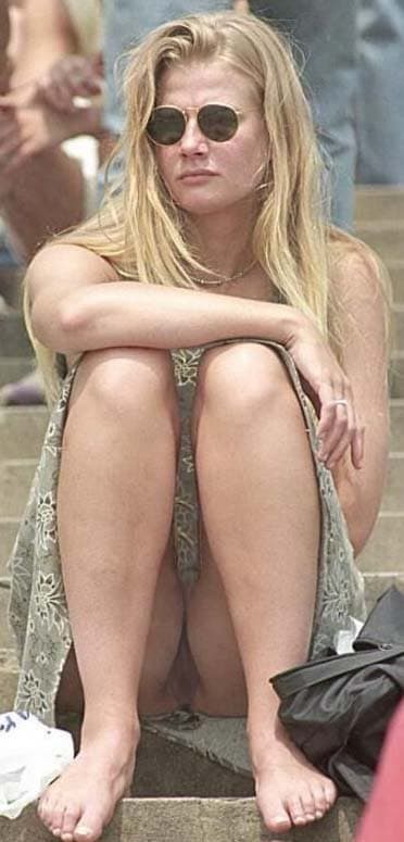 Upskirts out in the open