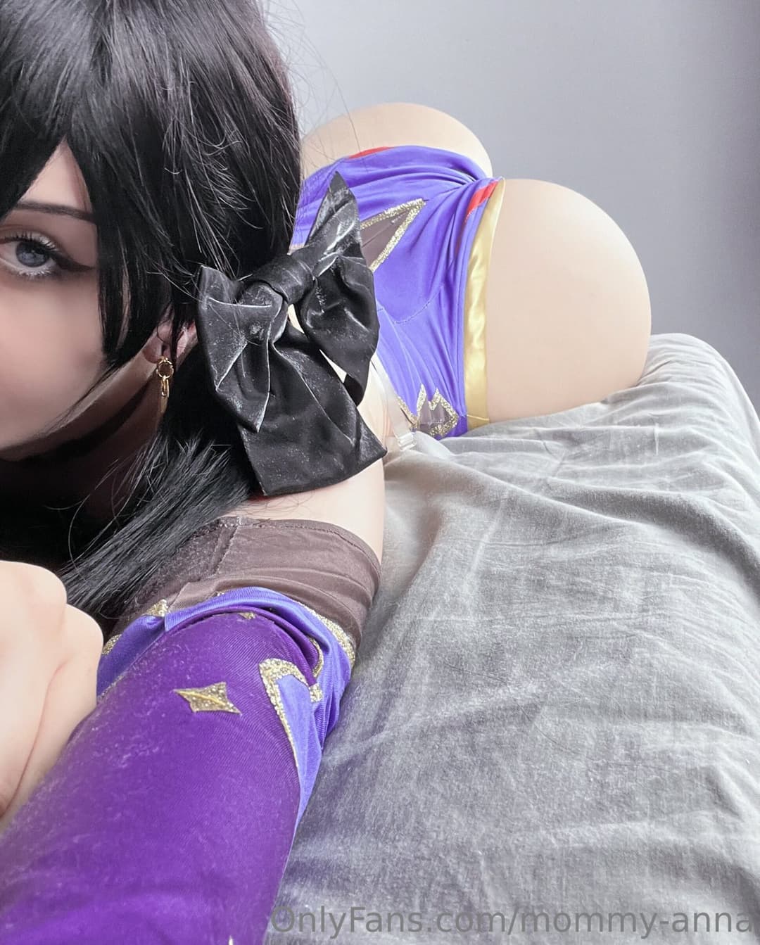 Mommy Anna.- Mona