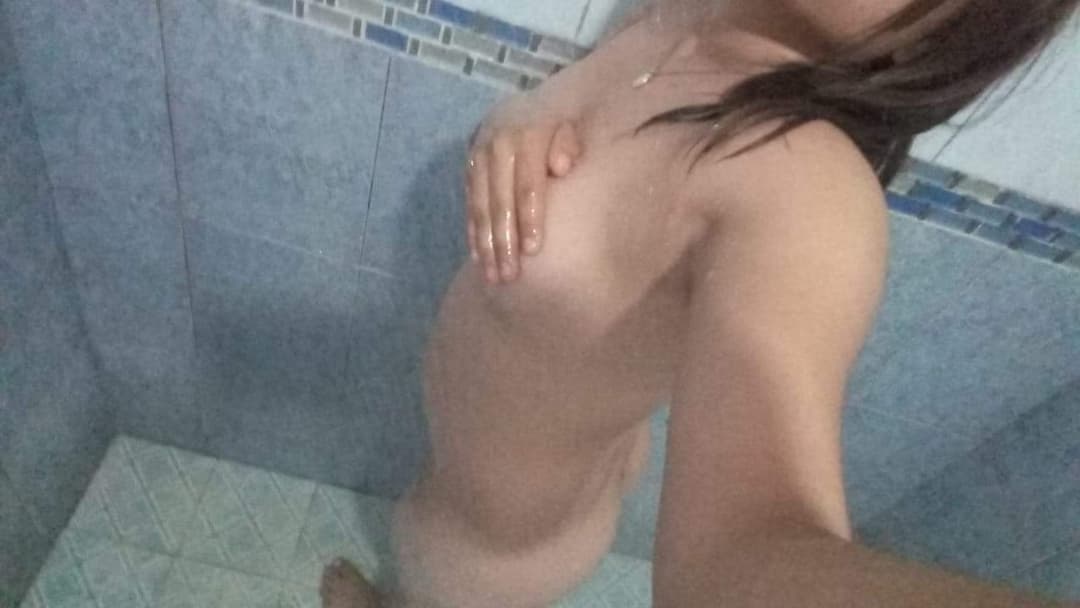 Mi novia mostrando todo????