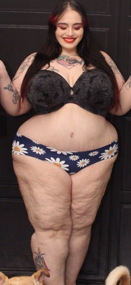 Click to view full size Bbw goth big legs
