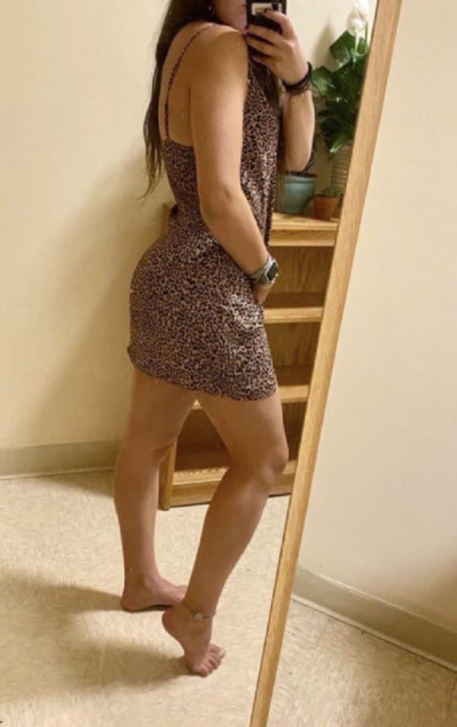 College slut being shared by her bf simpguy01(kik). Hit him up let’s get her stripped down