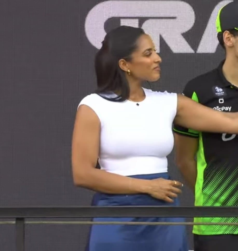 Brown whore loves flaunting her curry cannons on stage. Yeah shake those brown tits you slutty cunt