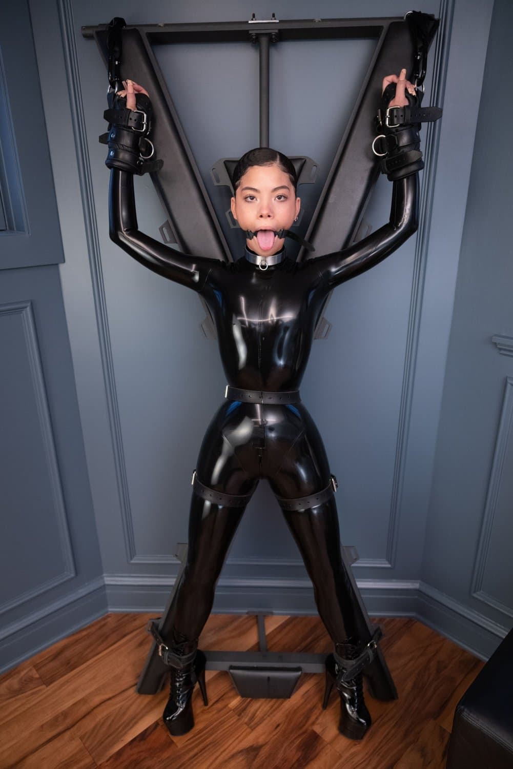 Shweetie  cute ebony latex girl in soft bondage