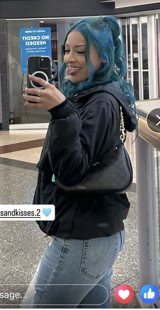 Daisy has a tight pussy and a tight ass Latina north side of Chicago